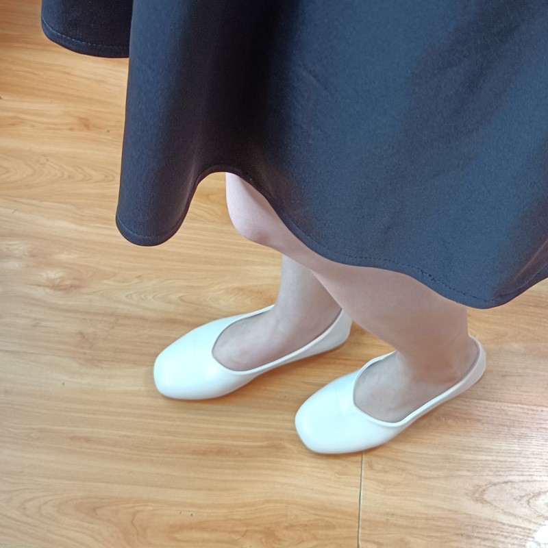 2026 verano nuevo color sólido versátil boca suave tacones bajos zapatos zapatos pequeños zapatos de cuero simple