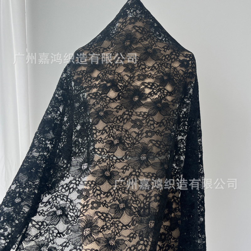 Brocade de algodón hilo tridimensional tela de encaje de crisantemo para ropa de mujer ropa de tela de encaje ligera fábrica de stock