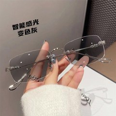 變色近視眼鏡男款痞帥時尚無邊框王一博同款眼鏡防藍光護目平光鏡