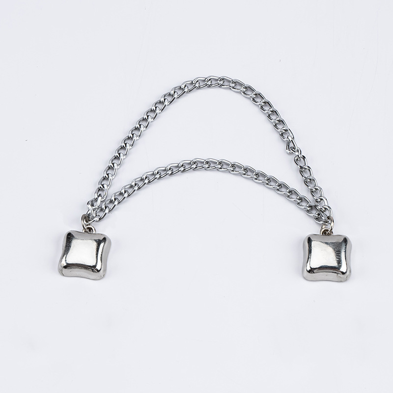 チェーンの磁気はズボンの足を引きずることを防ぎます。金属の磁気は袖口を固定します。