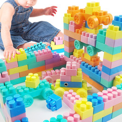 子供の大粒の積み木は幼稚園の益智をつづり合わせます。