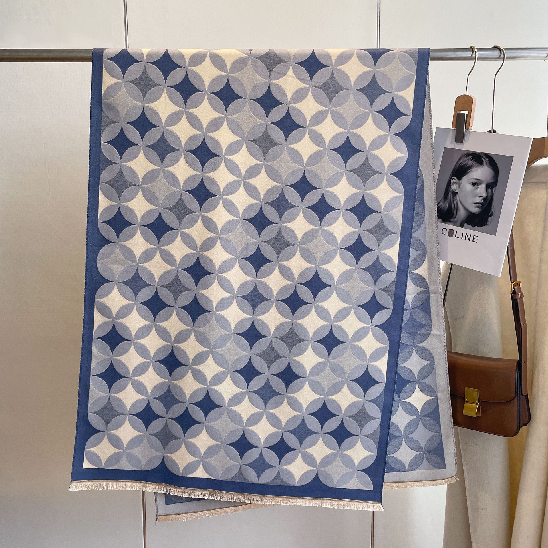 Otoño e Invierno estilo coreano versátil clásico diamante a cuadros bufanda de Cachemira engrosada de las mujeres habitación con aire acondicionado bufanda caliente chal