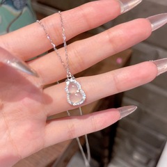新中国式白玉葫芦のネックレスの女性モデルの軽豪華な大衆は新型の鎖の鎖のペンダントを設計して彼女の潮の贈り物を送ります。