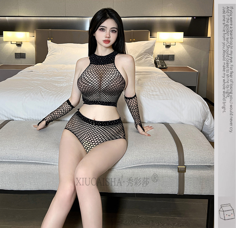 Plus Size Lace Lingerie Set with Rhinestone Top, Gloves and Shorts — detail image 13