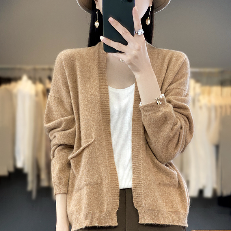 Warm Cardigan Versatile 2025 Clothing Shawl Knitwear Women's Jacket Loose Autumn and Winter New Women's Casual Short Style