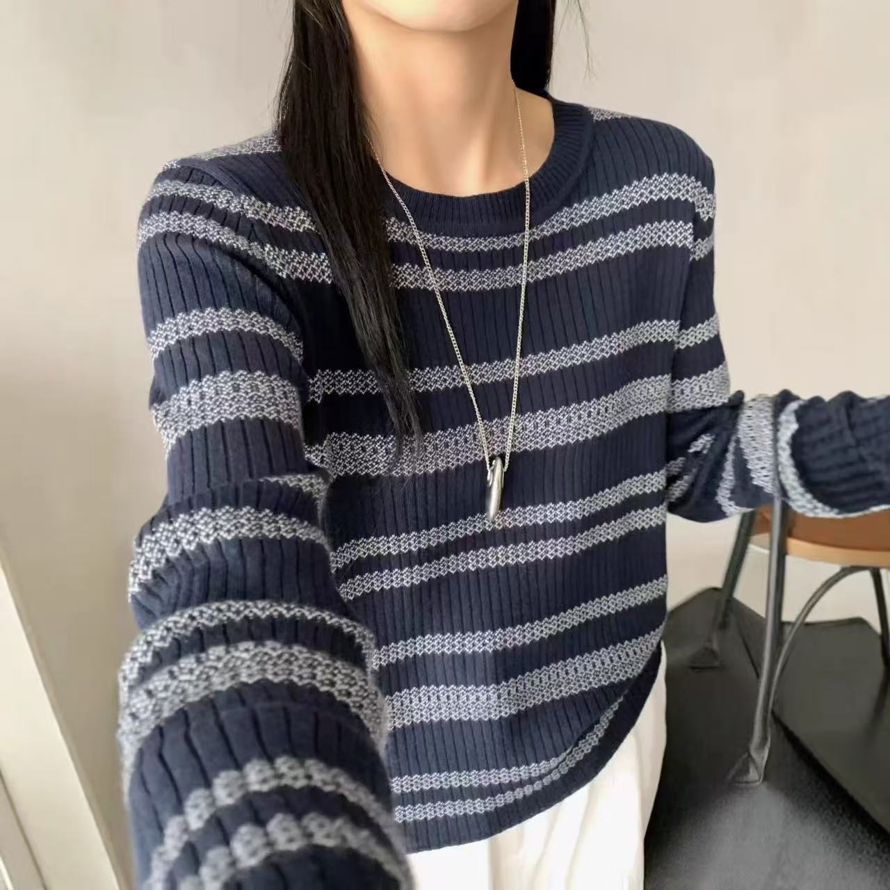 Contrast Color Striped Hollow Thin Long-Sleeved Sweater for Women with Round Neck, Versatile and Fashionable Waist Slimming Design Top