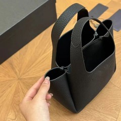2025新型P新型野菜バスケット手提げバケツバッグ普P家クラシック高級感大容量トート女性バッグ