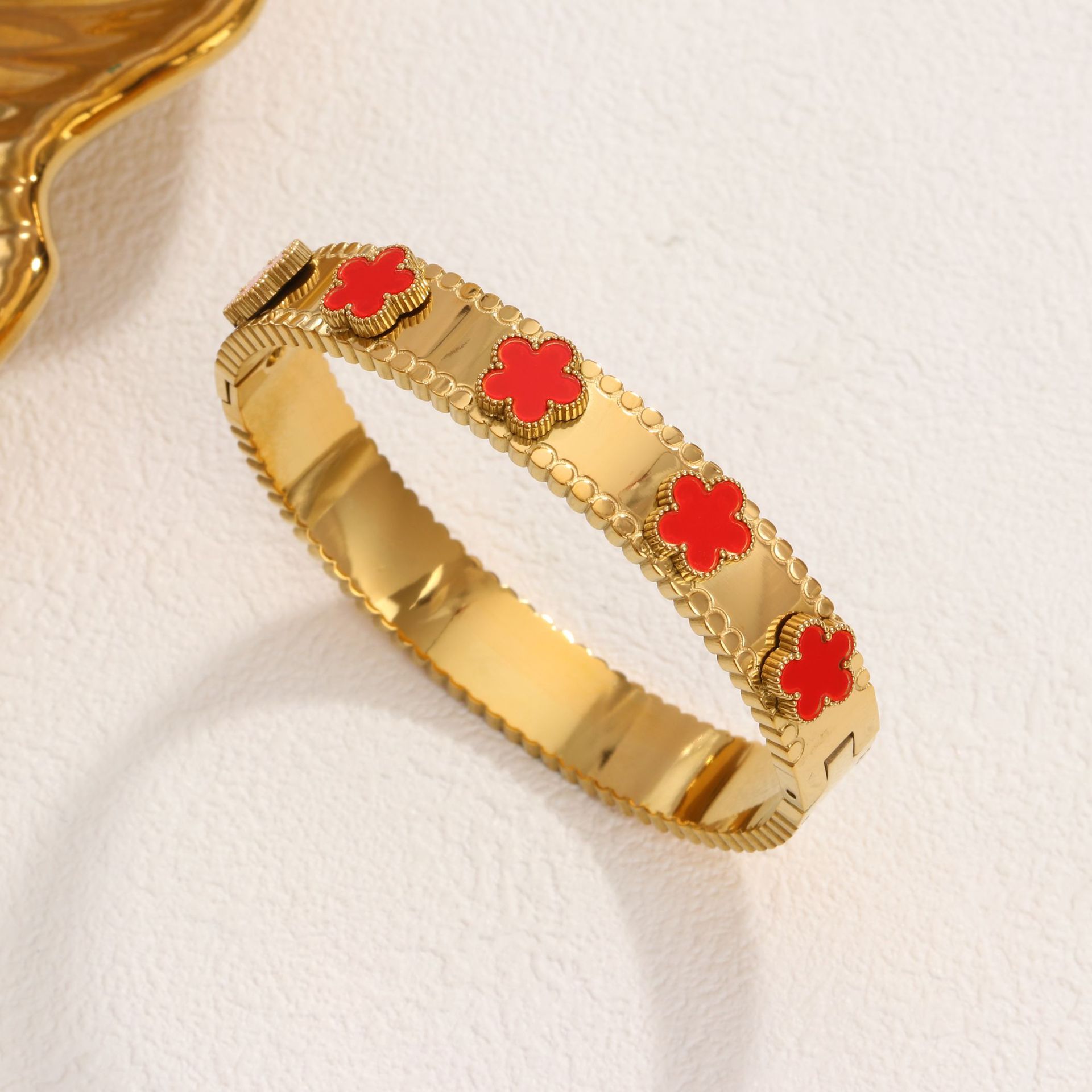 21 다섯잎 레드 쉘 팔찌 골드