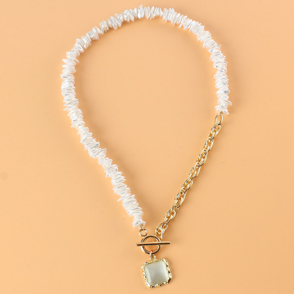 Retro Shaped Pearl Necklace Geometric Square Pendant Necklace Wholesale Nihaojewelry display picture 4