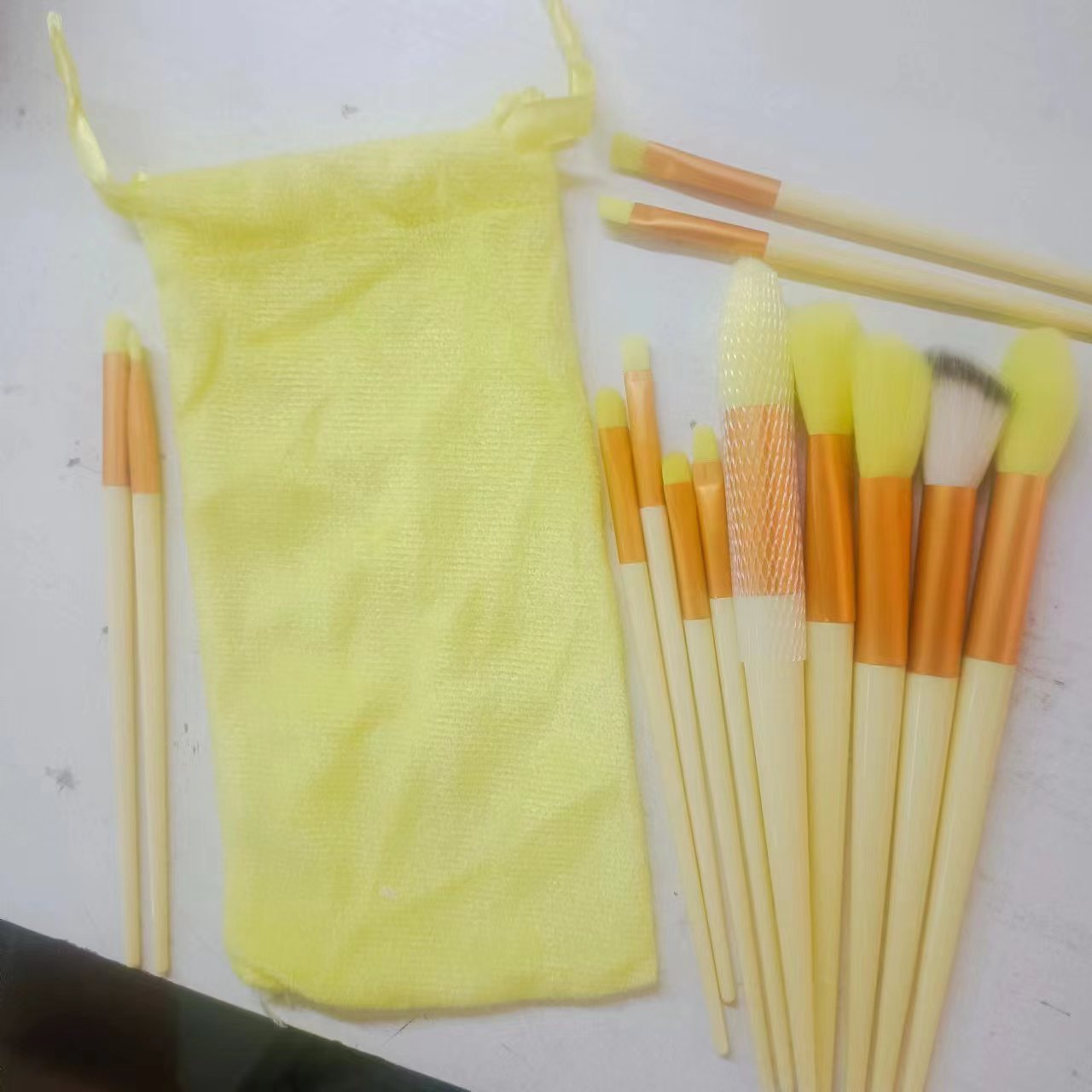 Cuatro Estaciones Verde 13 pinceles de maquillaje conjunto leche té color suministro directo de fábrica Matcha Verde 13 cepillos traje herramientas de belleza