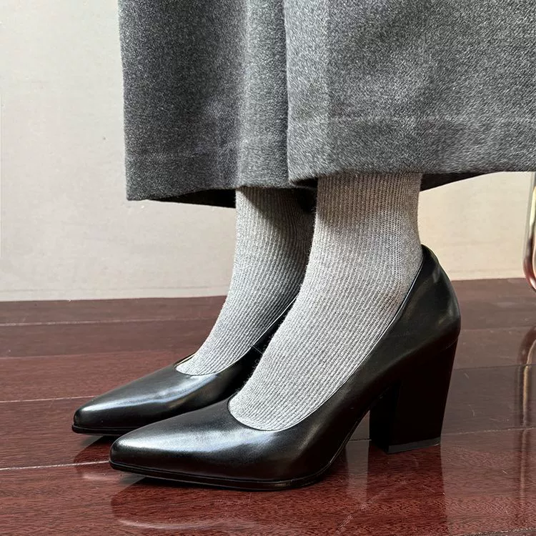 Французские ретро маленькие кожаные туфли осенние новые остроконечные неглубокие туфли на каблуках ретро элегантные пригородные женские одиночные туфли