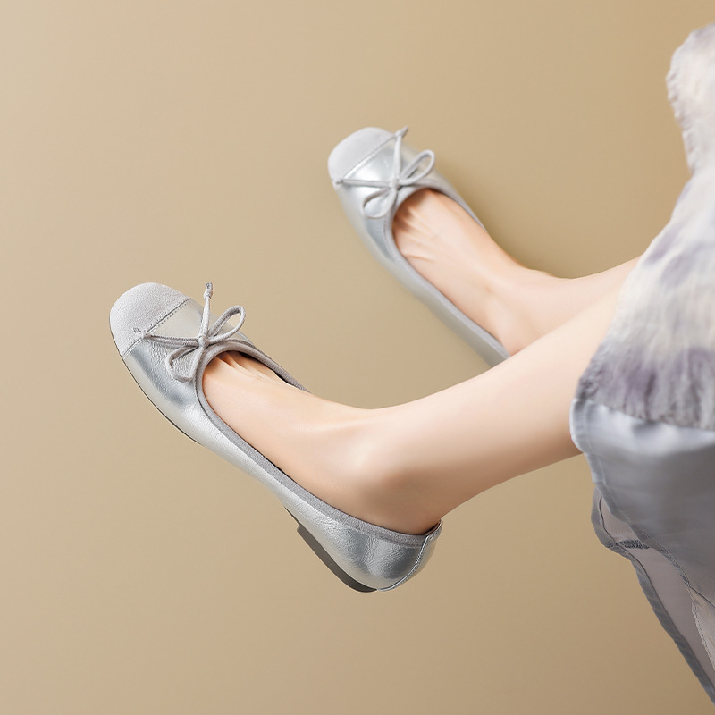 Auge Lion plateado Mary Zhen zapatos para mujeres 2026 nuevos zapatos de verano arco zapatos franceses