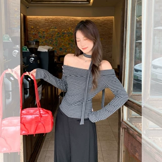 黑灰条纹撞色一字肩露锁骨长袖t恤女2026早秋不规则飘带气质上衣