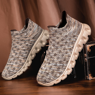 Summer New Style Fly-Knit Socks Shoes for Men, Mid-Top Breathable Mesh Shoes, Lightweight Soft Sole, Large Size Couple Sports and Casual Shoes