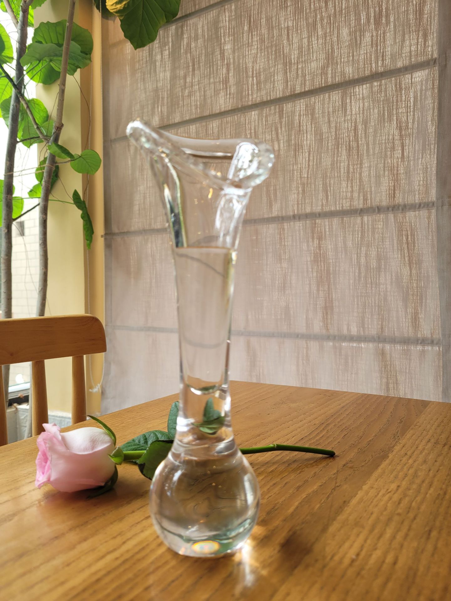 Simple Style Solid Color Arylic Vase Artificial Decorations display picture 5