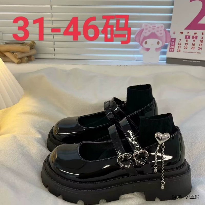 Маленькие кожаные туфли женские весенние и осенние кексы женские туфли 2025 новые британские колледжи