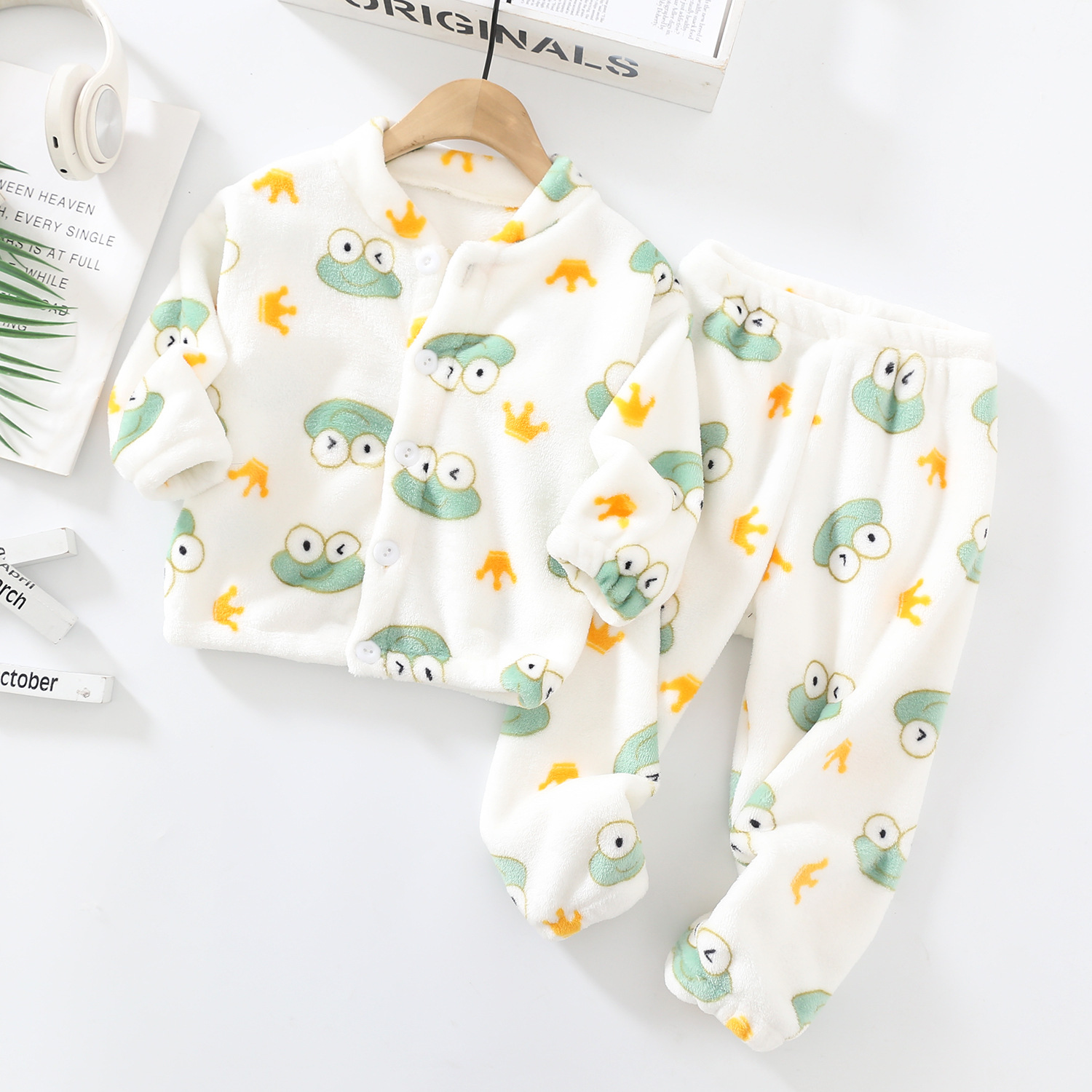 2021 Otoño e Invierno traje de pijama para niños franela niños y niñas estampado flor hebilla cardigan hogar conjunto de dos piezas primavera