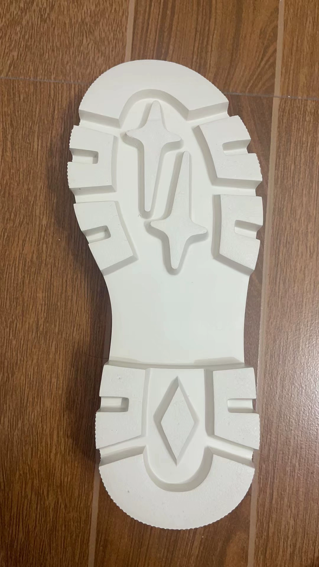 Прямые поставки с фабрики, новые женские повседневные подошвы, легкая высокоэластичная износостойкая нескользящая резиновая подошва из пеноматериала, тип Впрыска IP