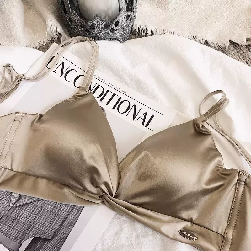 Underwear, supporting wireless bra, comfortable set, light luxury style, beautiful back