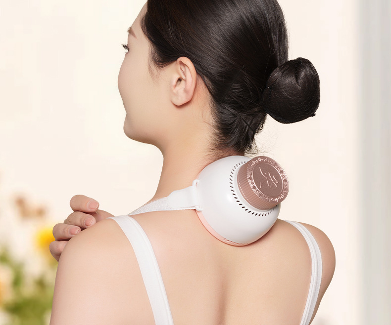 Wufang Multi-Function Moxibustion Box Portable Ai Jiu Moxa Burner for Home Full Body Warming with 2 Rose Essential Oil Bottles overview
