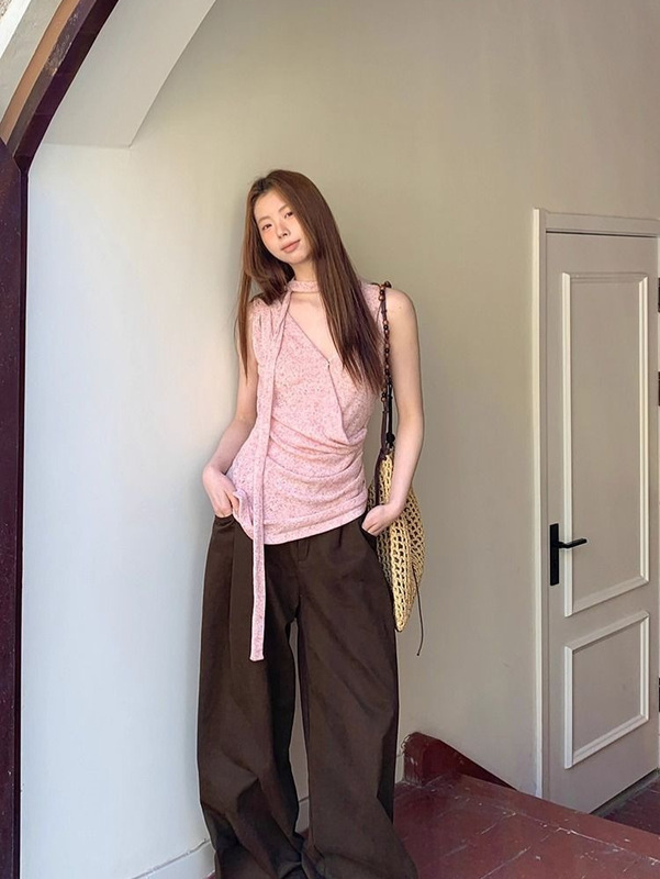 设计感粉色交叉v领吊带背心女夏季褶皱修身无袖外穿辣妹飘带上衣|undefined