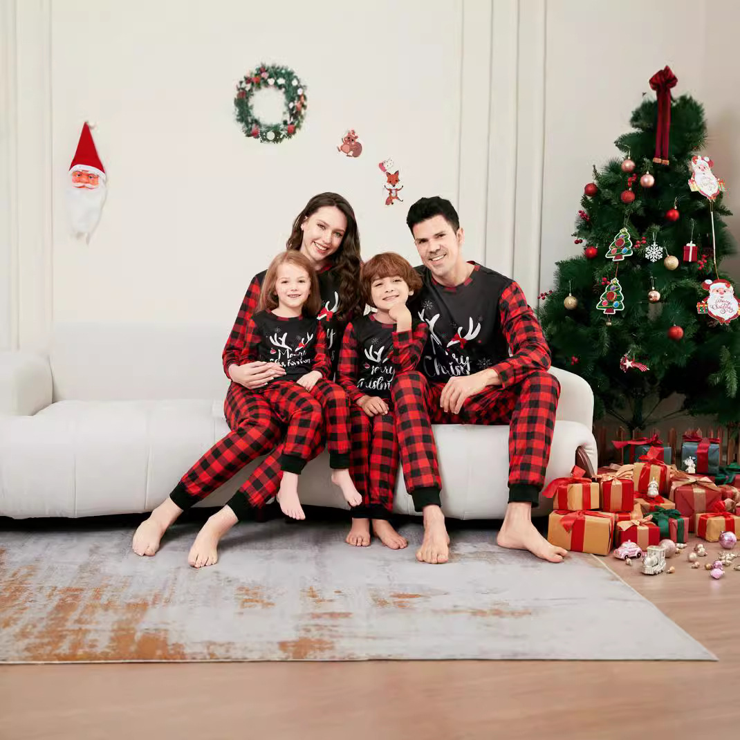 2026 European and American Cross-Border New Style Letter Snowflake Plaid Christmas Family Matching Outfits Printed Loungewear Pajamas