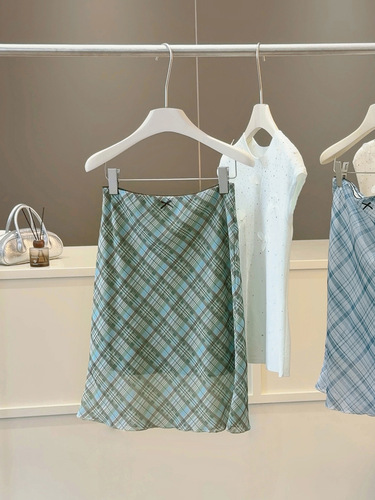Retro green plaid skirt for women's summer high waist, slimming and hip-covering temperament bag, hip skirt, hot girl A-line middle skirt