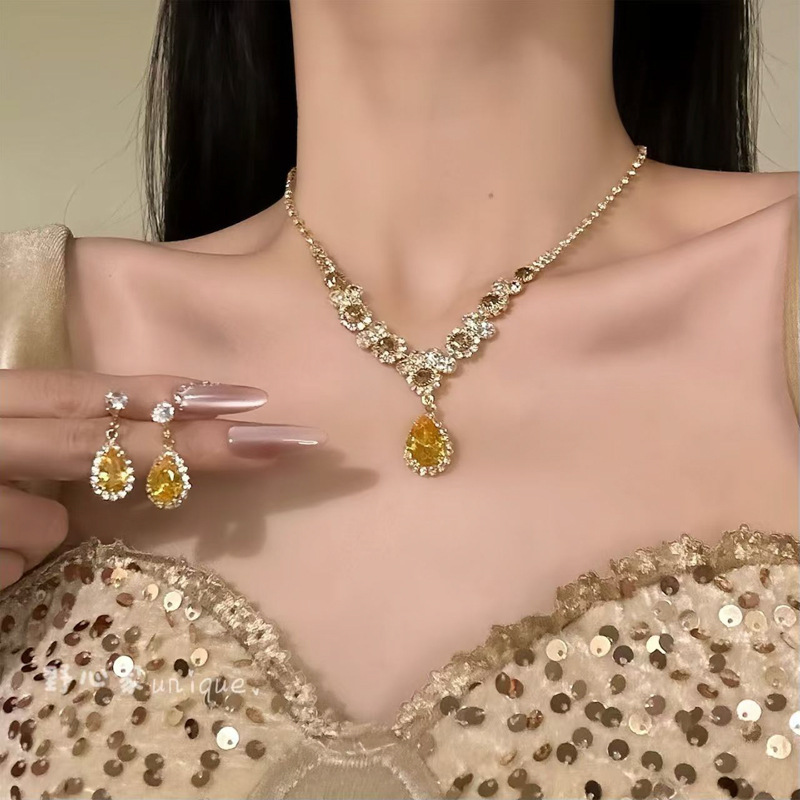 7 # Gold-yellow (set of two)