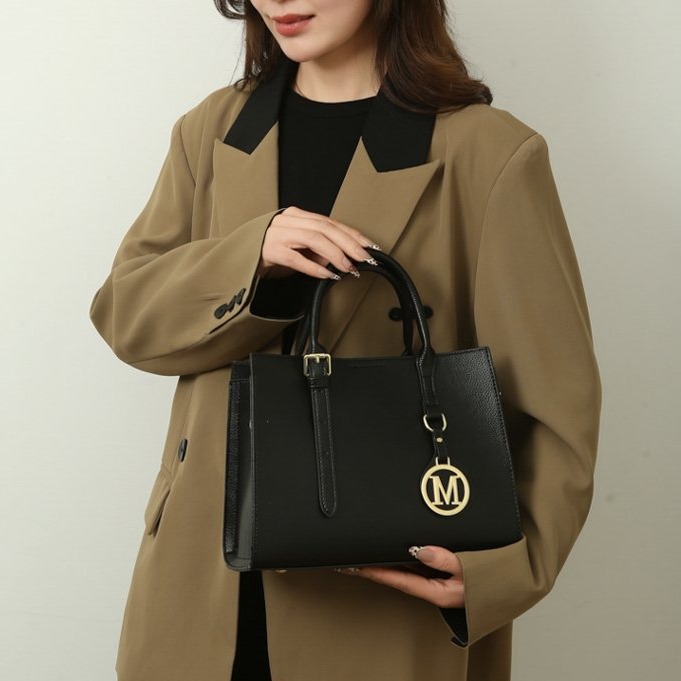 Bolsas de mano al por mayor transfronterizas 2024 nuevas bolsas de lujo ligeras para viajar, bolsas de mujer de gran capacidad, bolsas de mujer de cuero suave.