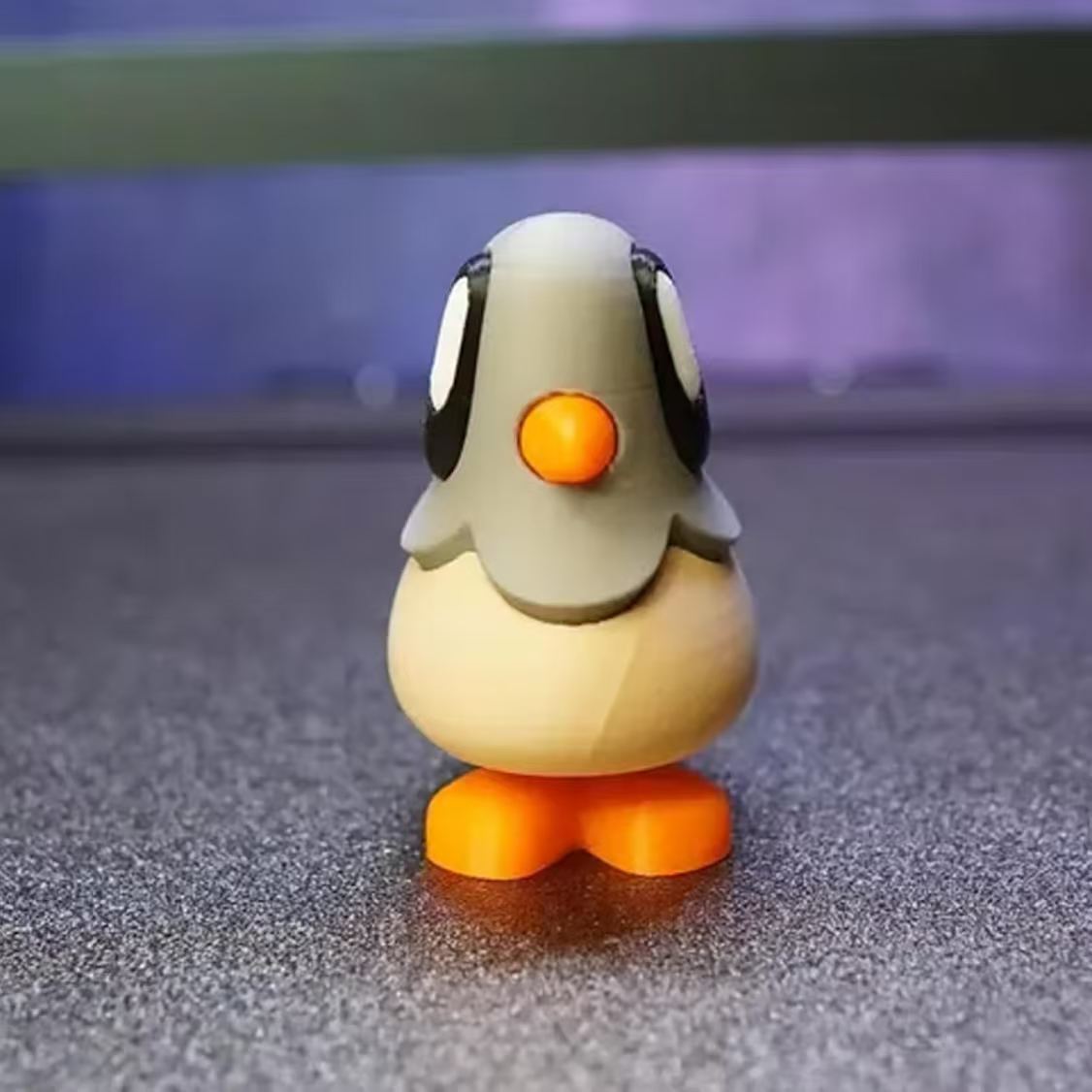 Blob Pigeon con Magnetic Foot y Secret Note Co mpartm