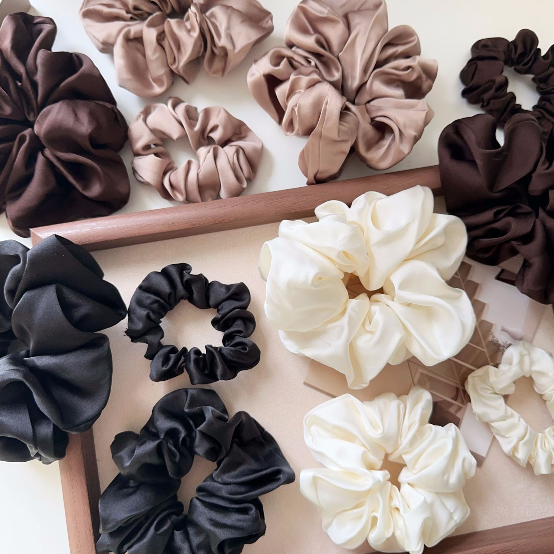 8g Weight Hair Tie Hair Accessories Type 1 Piece Quantity Holiday, Daily Occasion Solid Color Pattern Women's Gender Simple Style, Classic Style Style Women's Simple Style Classic Style Solid Color Cloth Hair Tie 1
