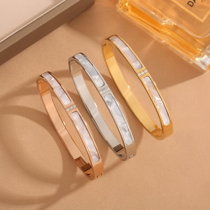 Brand design women's bracelet stainless steel, high-quality style, simple and elegant design, trend of season, does not fade