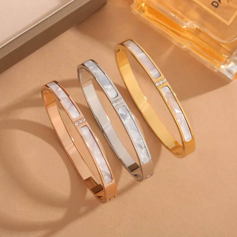 Brand design women's bracelet stainless steel, high-quality style, simple and elegant design, trend of season, does not fade