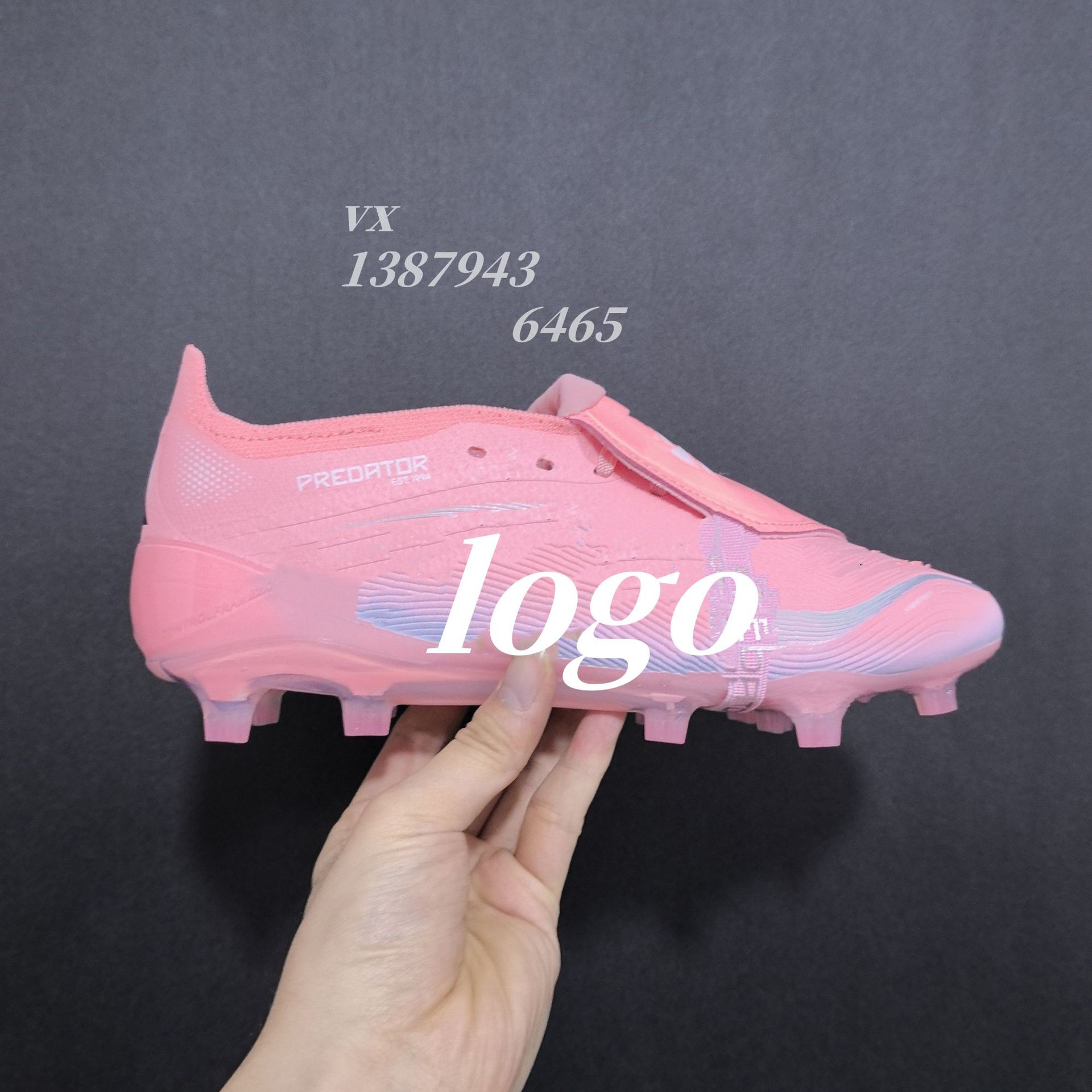 Los fabricantes de Putian venden al por mayor Halcón transfronterizo de 25 generaciones PREDATOR ACCURACY zapatos de fútbol con clavos fg de lengua abatible