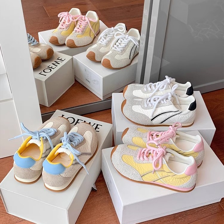 [Chao Bunan] super caliente dulce pequeño lindo ~ pequeña cabeza inclinada dentro de la altura de los zapatos deportivos casuales de entrenamiento de la mujer zapatos Gump