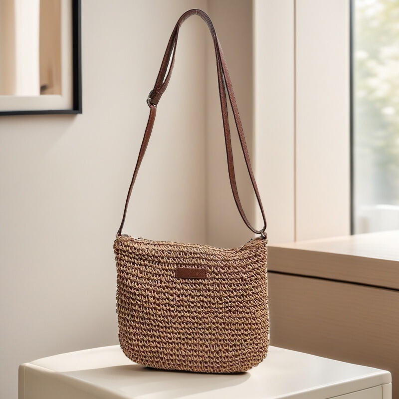 New Crossbody Small Leather Label Straw Woven Bag Simple Shoulder Straw Bag Handmade Woven Bag All-match Holiday Beach Bag Straw Woven Bag