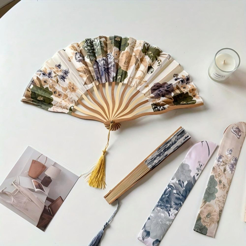 Abanico Plegable Chino para Mujer 7 Pulgadas de Bambú para Uso Doméstico y Decoración