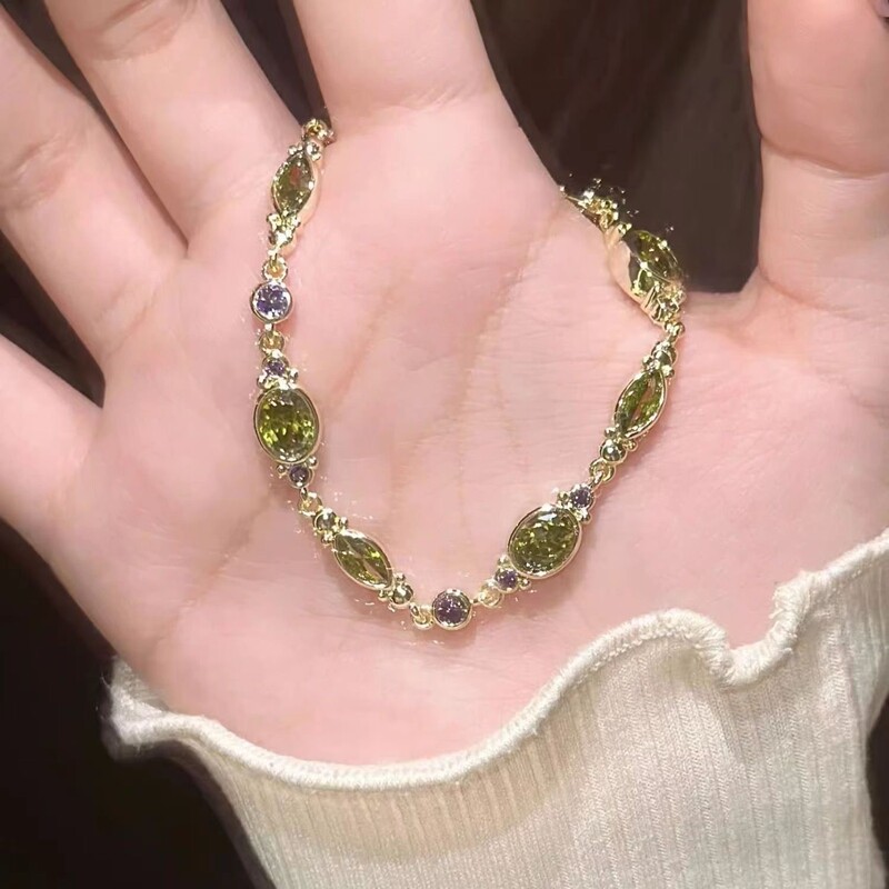 The Wizard of oz Green Sparkling Diamond Bracelet for Women, Light Luxury, Unique, High-End, Exquisite, Super Sparkling Olive Green Jewelry The Wizard of oz Green Sparkling Diamond Bracelet for Women, Light Luxury, Unique, High-End, Exquisite, Super Sparkling Olive Green Jewelry