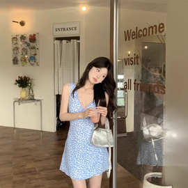 夏季气质减龄温柔风连衣裙女2025新款碎花设计显瘦小个子背心短裙