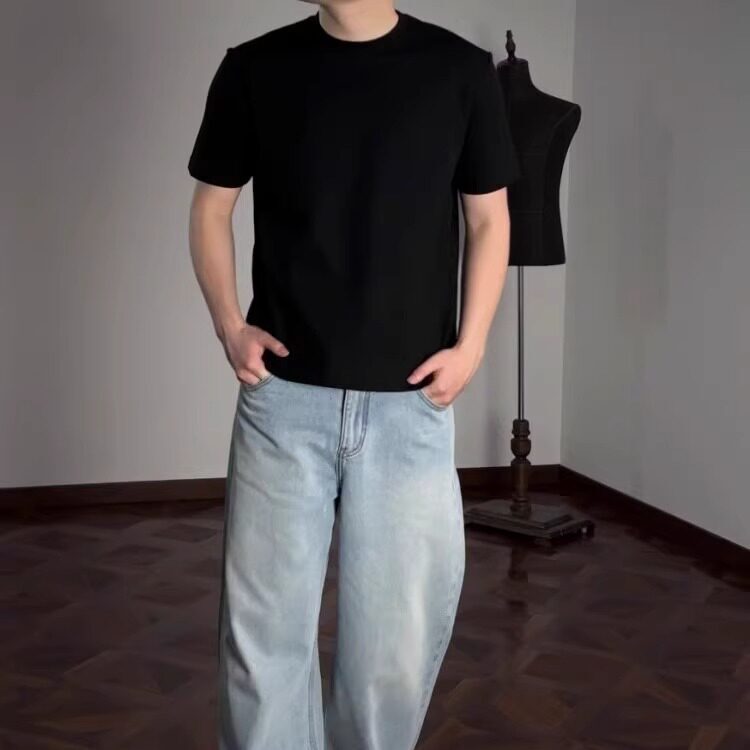 Men's Short-Sleeve T-Shirt with Regular Shoulders, Small Neckline, Boxy Short Style, Pure Cotton, Basic Fit, Slightly Oversized Cut, Slimfit Version