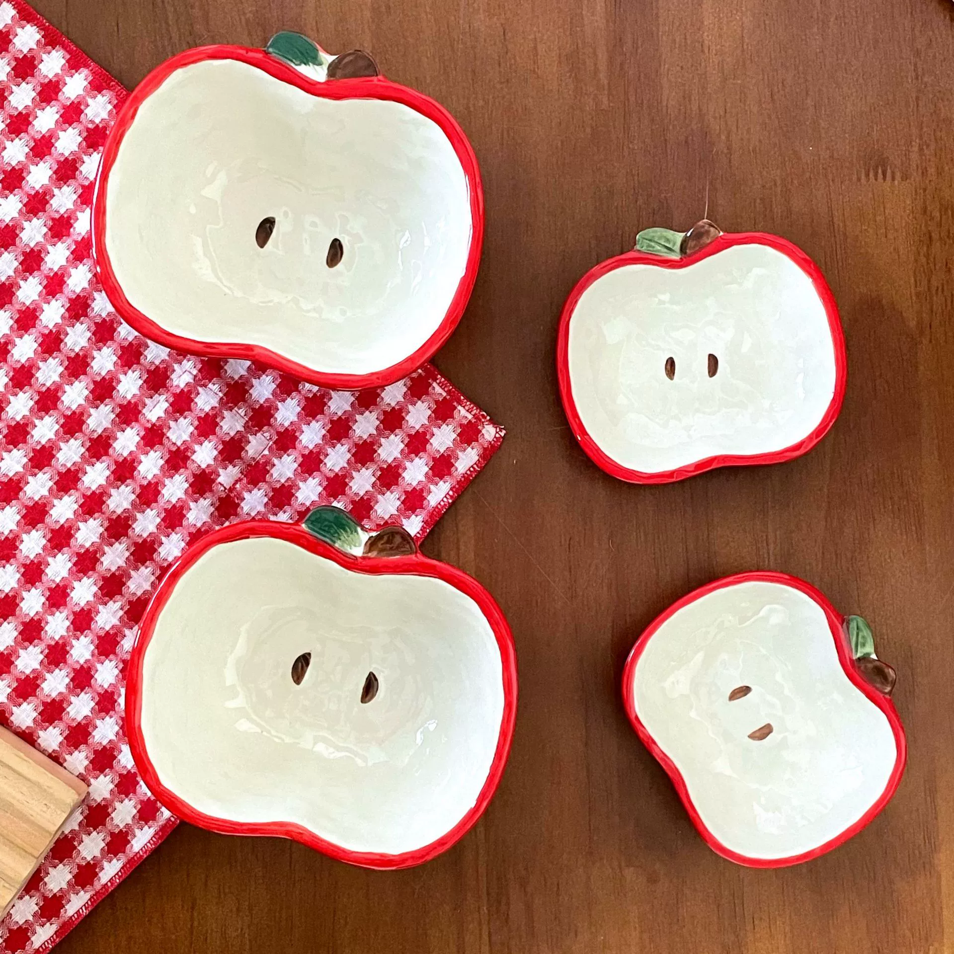 Cute creative apple shape ceramic dishes kitchen utensils dining table placing decoration t practical decoration both