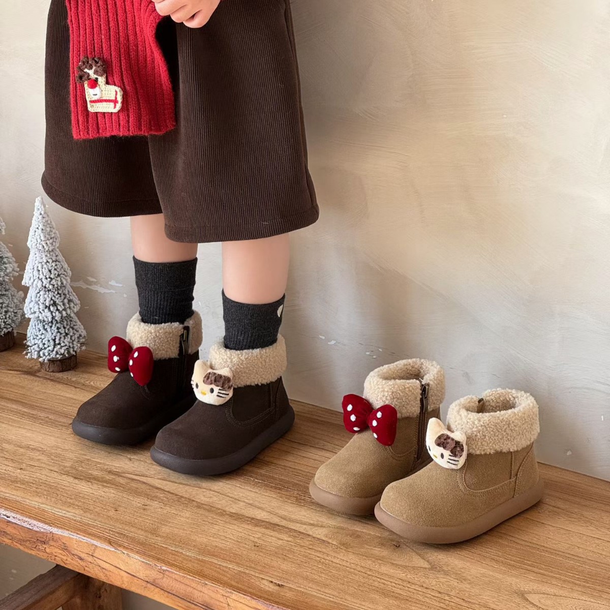 2025 Winter Sweet Girls' Cotton Shoes Lamb Wool Kt Cat Princess Short Boots Plus Velvet Children's Boken Boots