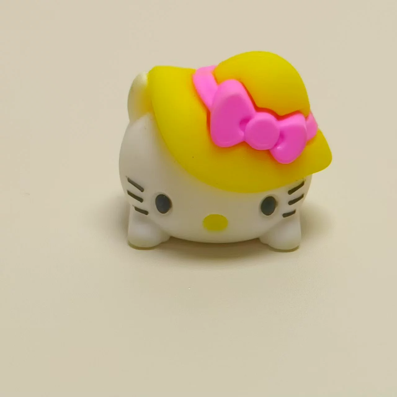 Симпатичная Санрио, которая лежит на кукле, украшение автомобиля ПВХ трехмерная мультяшная кукла