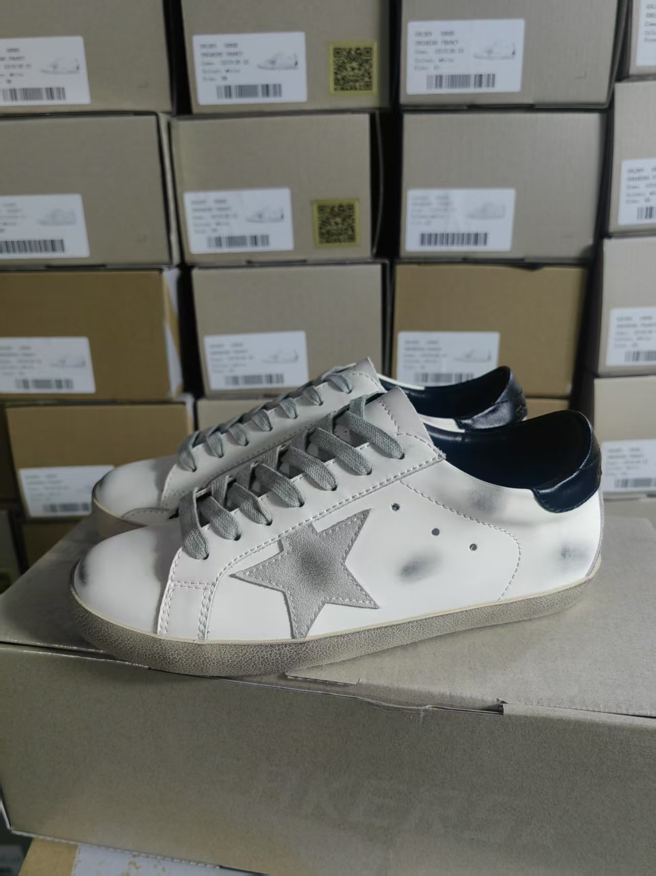 Corea del Sur viejos estrellas pequeños zapatos sucios hombres y mujeres con el mismo estilo retro casual deportes pequeños zapatos blancos 2025 nuevos zapatos sucios