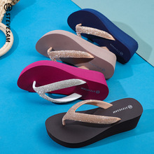 6CM厚底夏季新款镶钻夹趾人字女拖鞋时尚高级感松糕夹脚沙滩鞋
