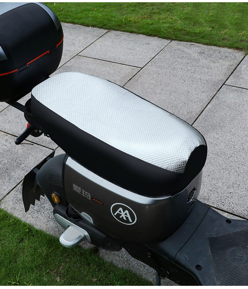 Four-season recommended motorcycle seat cover, silver aluminum film, sun-proof, heat-insulating, thickened leather texture, waterproof, non-slip, for electric scooters