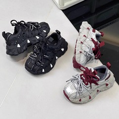 子供の運動靴2025春秋の新しい女の子のタイプのお父さんの靴の中で大きい子供のカジュアルな靴の軽やかな滑り止めの組み合わせの靴
