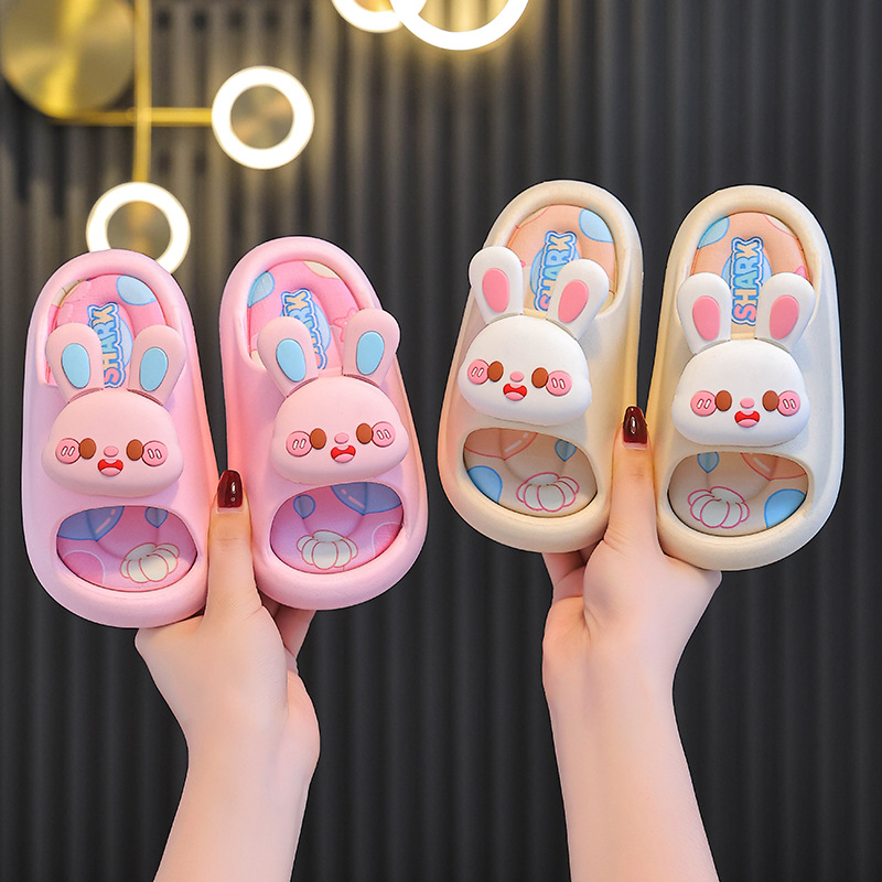 Sandalias y pantuflas para niños, sensación de mierda, niña, dibujos animados de verano, baño interior lindo antideslizante, zapatillas de suela blanda, zapatillas de bebé