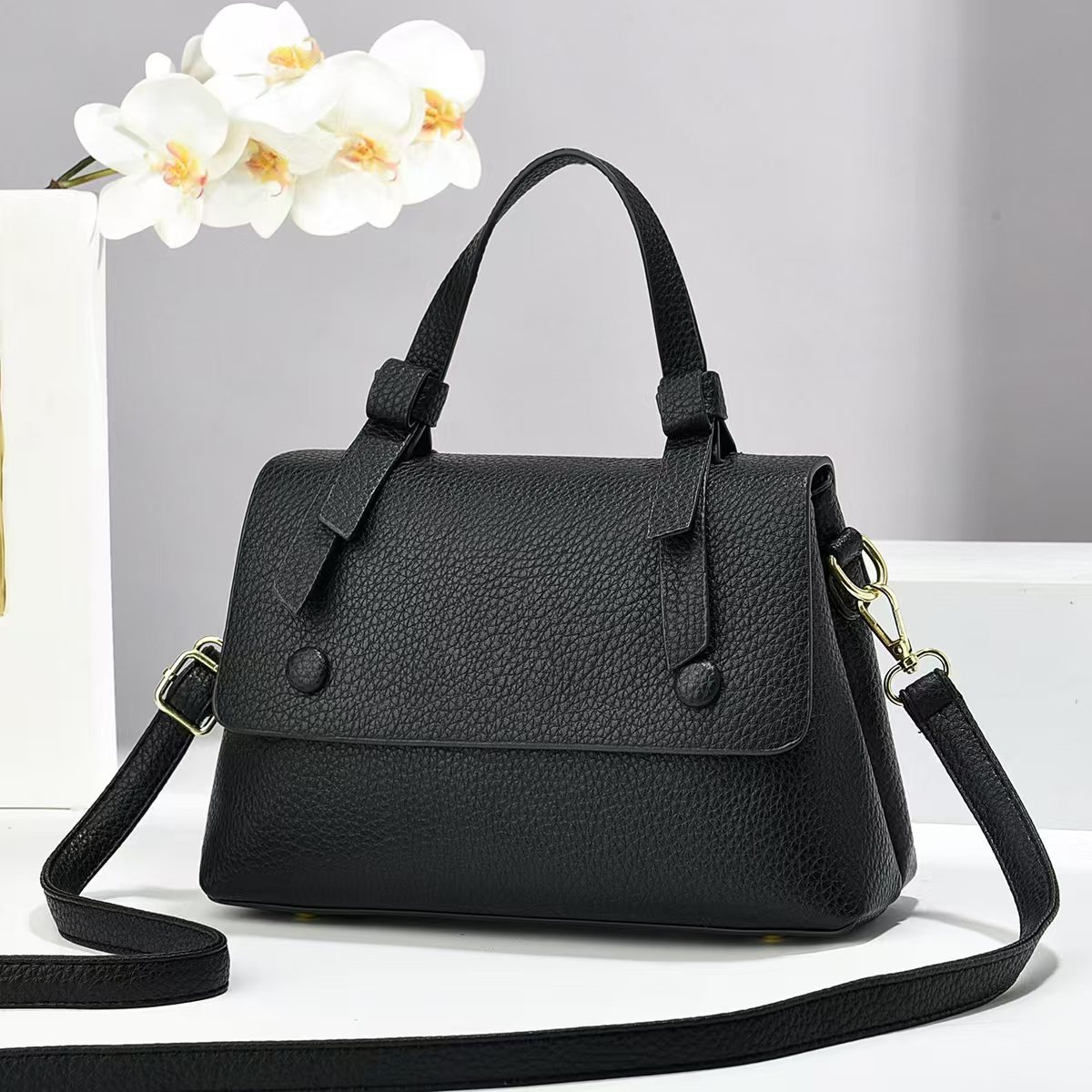 Bolso bandolera imprescindible para niñas ligeras Bolso bandolera de mujer Bolso diagonal de silla de montar 2025 Bolso diagonal de nueva moda Pequeño