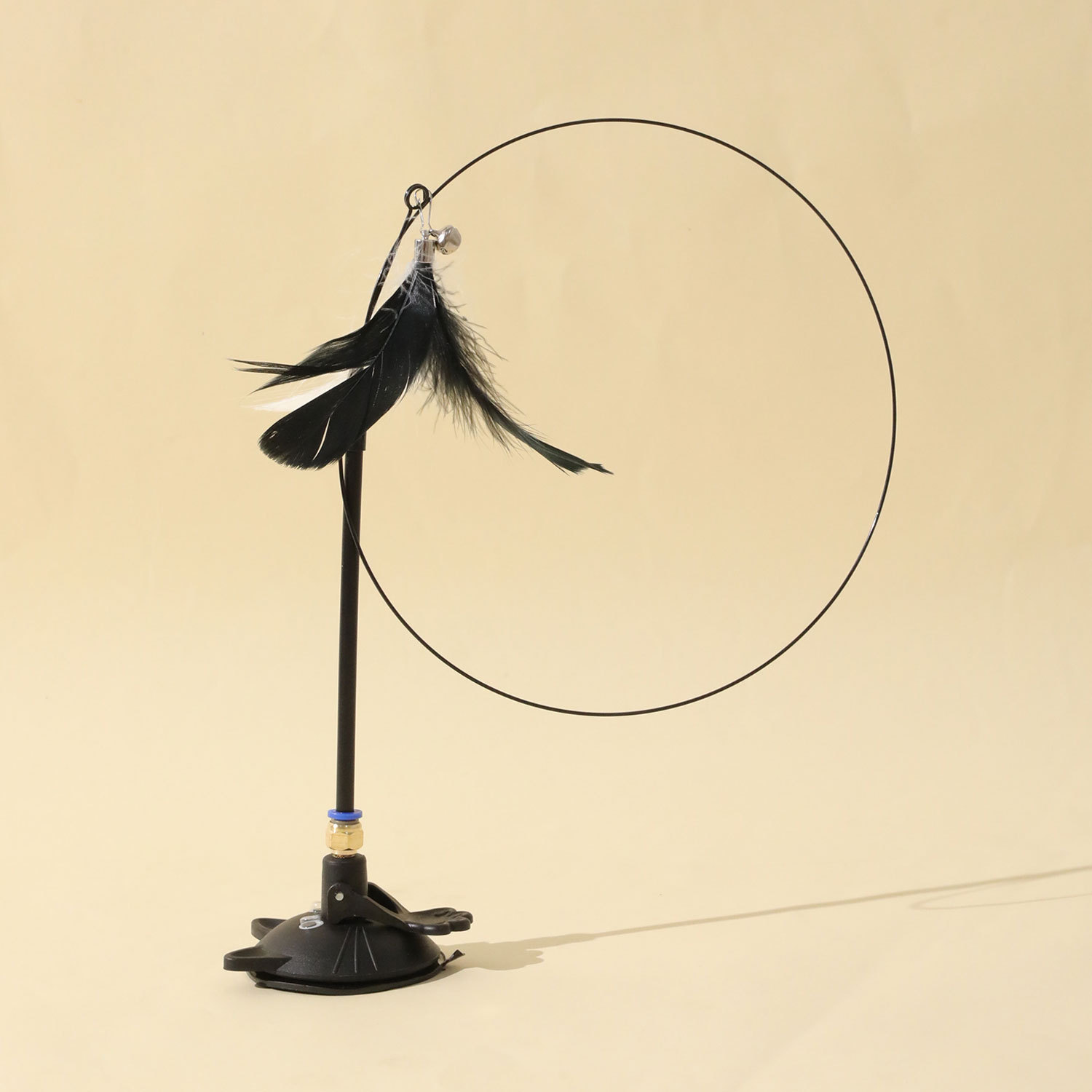 Macaron de plumas, gatito, potente ventosa, alambre de acero, palo para gatos, juguete para gatos, palo para gatos, lugar